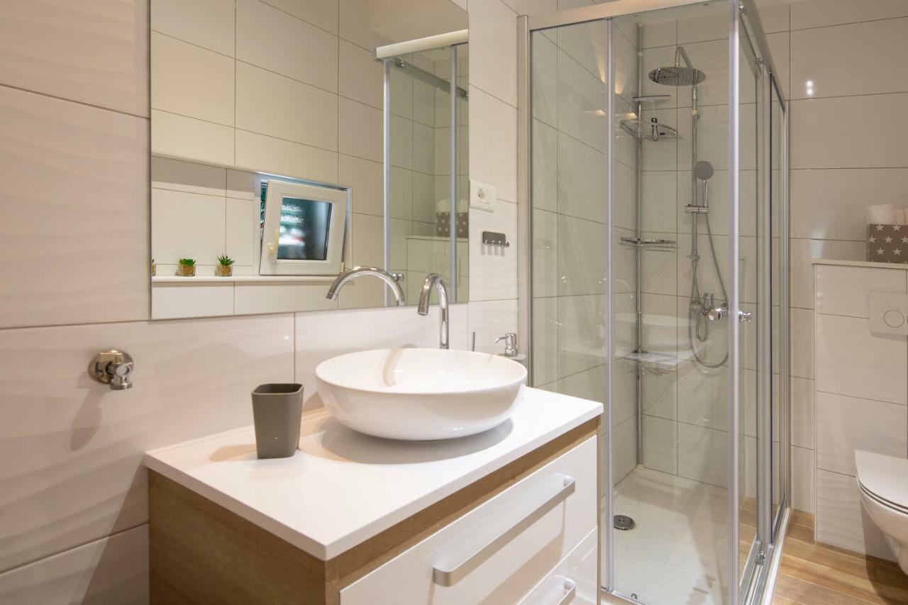 Apartman Pjero 3+2 Makarska Exteriör bild