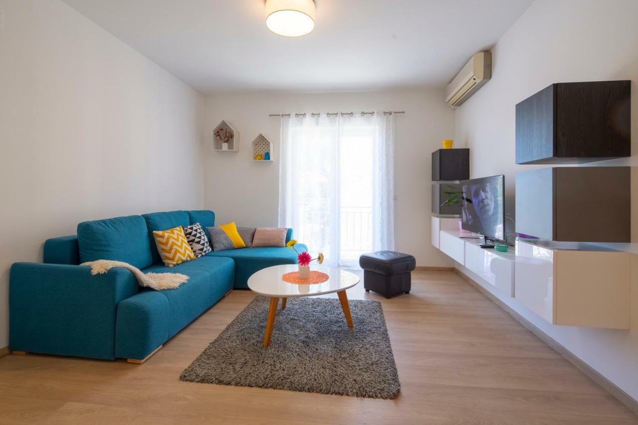 Apartman Pjero 3+2 Makarska Exteriör bild