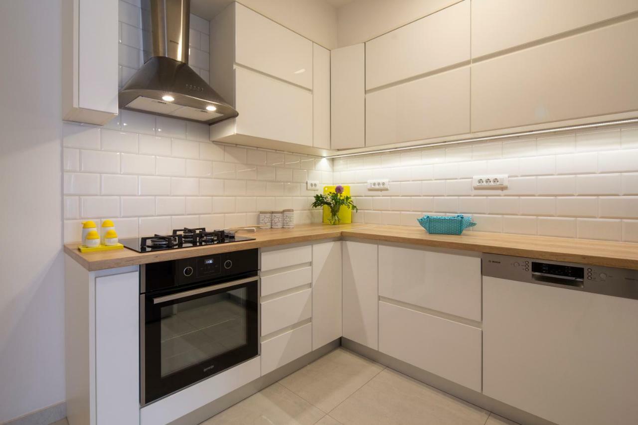 Apartman Pjero 3+2 Makarska Exteriör bild